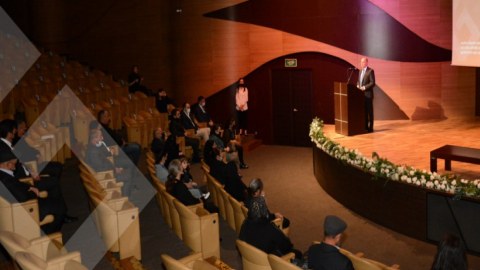 Nazir şəhid ailələri ilə görüşdü