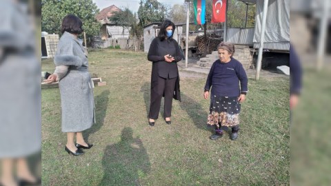 Kamilə Əliyeva şəhid ailələrini ziyarət edib
