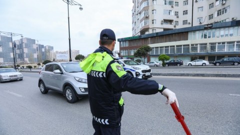 Polisin “saxla” əmrinə tabe olmayan sürücülərə XƏBƏRDARLIQ