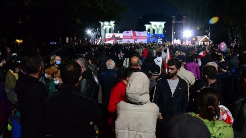 Saakaşvilinin Batumidəki tərəfdarları AYAĞA QALXDI - FOTOLAR