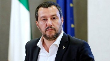 Baş nazirə 15 illik cəza 