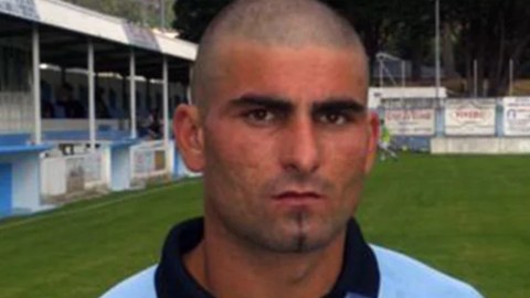 Keçmiş futbolçunu 