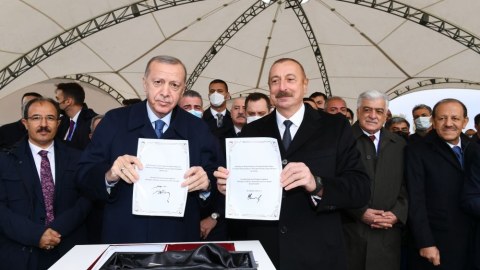 Türkiyə Azərbaycanda mövqelərini möhkəmləndirir - ŞƏRH