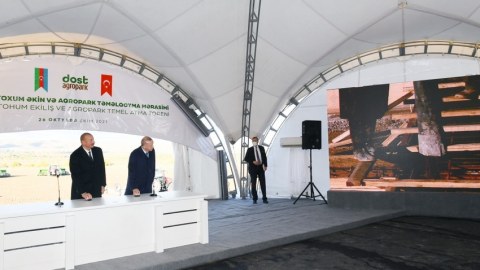 Dövlət başçıları “Ağıllı kənd” layihəsində görülən işlərlə tanış olublar - YENİLƏNİB