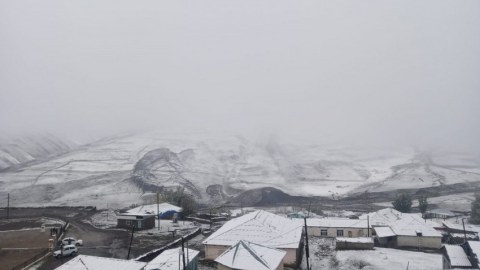 Xınalığa 25 sm qar yağıb 