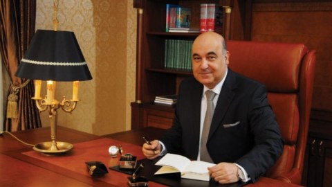 Xalq yazıçısı qalmaqallı satatusundan DANIŞDI