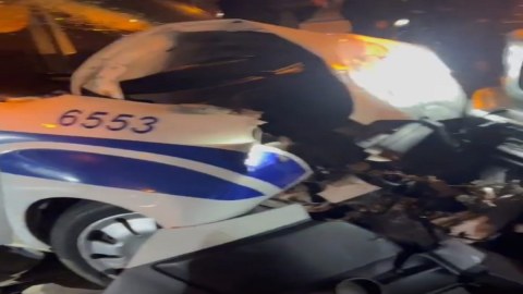Bakıda PPX avtomobili qəzaya düşdü - Polis yaralandı