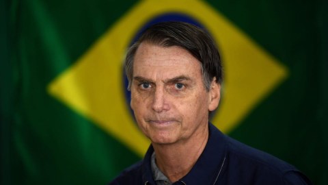 "Facebook" Braziliya Prezidentinin videosunu SİLDİ