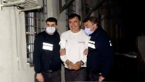 Saakaşvili zorla yedizdiriləcək
