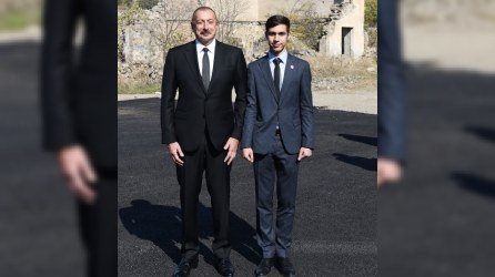 Prezident BANM-ın tələbələri ilə GÖRÜŞDÜ