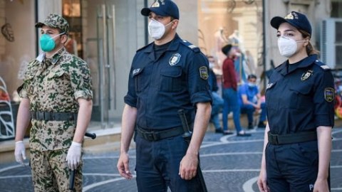Azərbaycanda xüsusi karantin rejimi UZADILDI