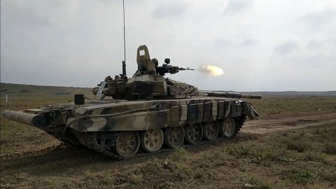 Tank bölmələrində döyüş atışları icra olundu - VİDEO