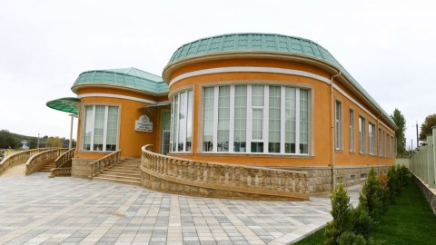 İlham Əliyevlə xanımı yeni mərkəzin AÇILIŞINDA