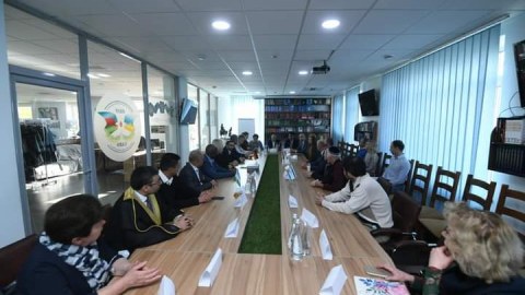 Ukrayna Azərbaycanlıları Radasının ofisində dəyirmi masa  