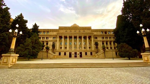 Universitetin daha 4 qrupunda əyani dərslər DAYANDIRILDI