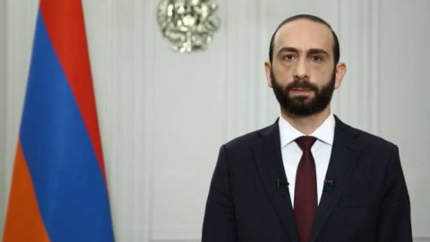 Mirzoyan: “Türkiyə ilə danışıqlar aparmırıq”