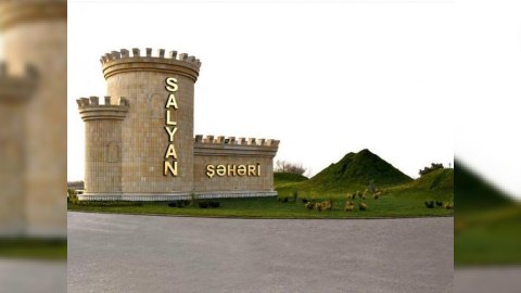 Deputat Salyanda anım mərasimi keçirir