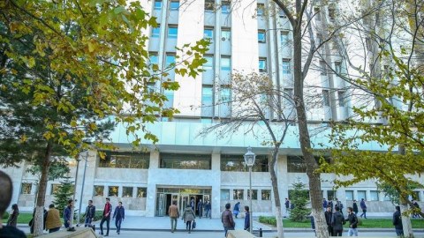 AzMİU-da maaşlar 20 faiz ARTIRILIB