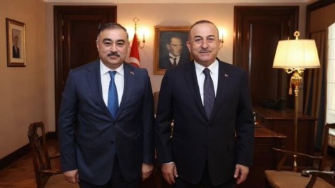 Çavuşoğlu Azərbaycan səfiri ilə görüşdü