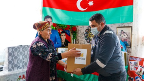 “AzerGold” şəhid və qazi ailələrinə yardım etdi