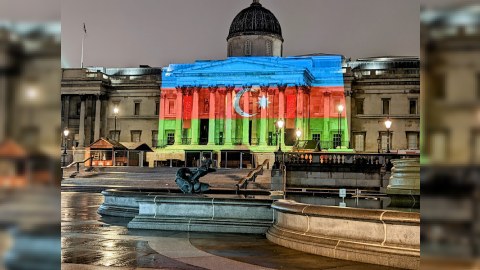 Londonda binalar bayrağımızın RƏNGLƏRİNDƏ