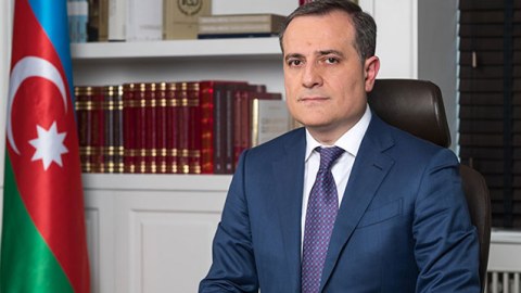 Ceyhun Bayramovdan Dövlət Bayrağı Günü TƏBRİKİ