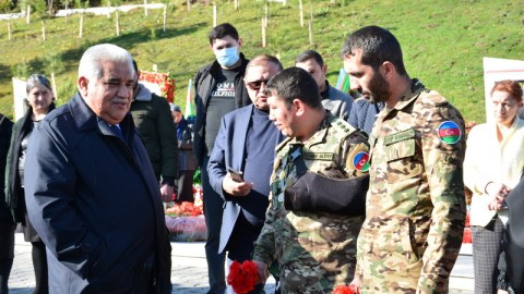 Şəhid Möhlət Abbasov Bayraq günündə anılıb