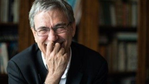 Orxan Pamuk Atatürkü təhqir iddiası ilə istintaqa ÇAĞIRILDI