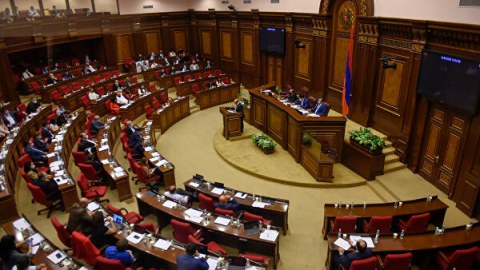 Paşinyanın gücü yalnız bizə çatır - Ermənistan müxalifəti