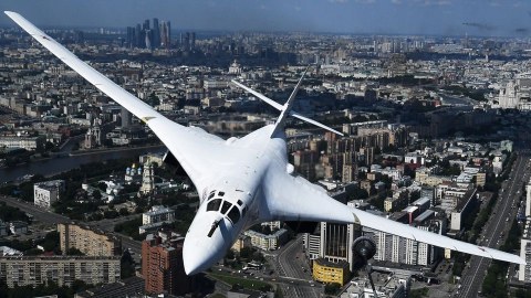 Lukaşenko Rusiyadan nüvə bombardmançıları İSTƏYİR