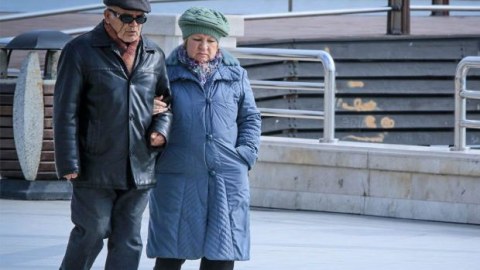 Deputat pensiya yaşının artırılmasına qarşı çıxdı - “Balans pozulub”