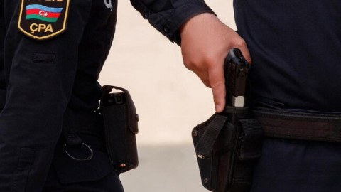 Polis ehtiyatsızlıqdan özünü YARALADI