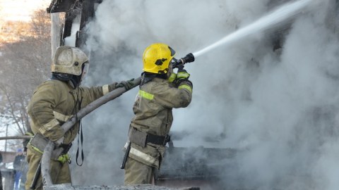 Bakıda üç ailənin yaşadığı evlərdə YANĞIN