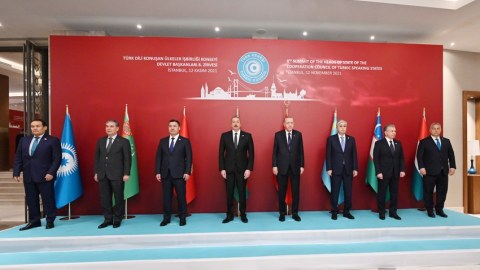 Prezident İstanbulda rəsmi ziyafətdə