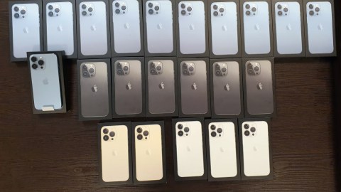 Gömrükçülər 22 “iPhone 13 PRO” aşkarladı