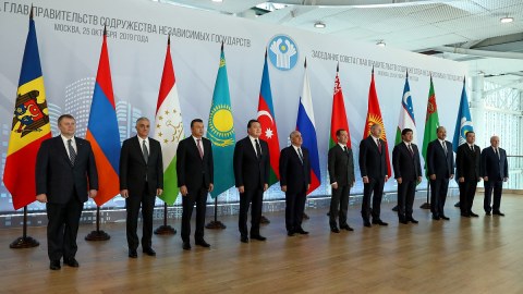 MDB-nin iclasında QALMAQAL: Əli Əsədov Qriqoryanla sözləşdi