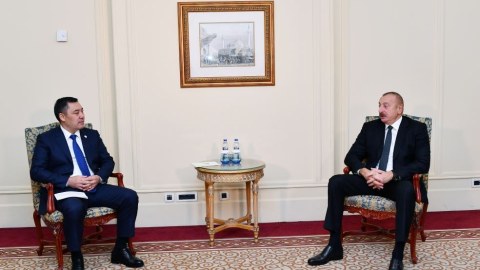 İlham Əliyev Qırğızıstan Prezidenti ilə görüşdü