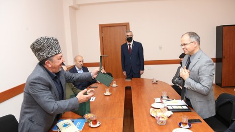 II Qaregen xalqları sülhə yox, müharibəyə çağırır   