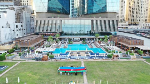 Bayrağımız Cıdır Düzündən Dubayın mərkəzinə gətirildi