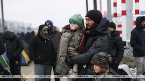 Lukaşenko Merkellə miqrant böhranını müzakirə etdi