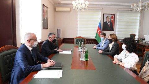 Rövşən Rzayev anlaşma memorandumu imzaladı