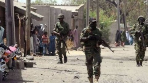 Nigeriyada silahlılar 15 nəfəri öldürdü