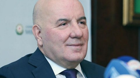 Elman Rüstəmov manatın məzənnəsindən, inflyasiyadan DANIŞDI