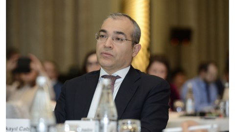 Orta aylıq əmək haqqı 807 manat olacaq