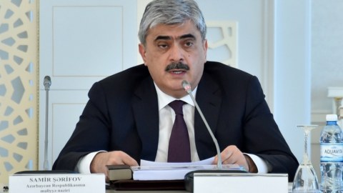 Nazir deputatlarla büdcəni MÜZAKİRƏ EDİR