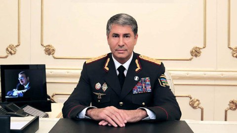 Bölmə rəisi işdən çıxmaq üçün nazirə raport yazdı