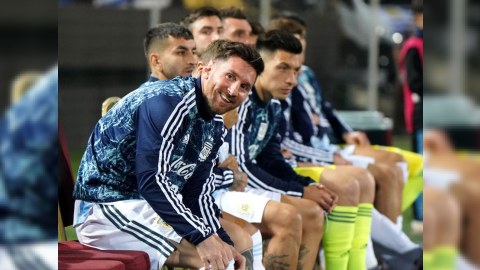 Messi ilin futbolçusu SEÇİLDİ