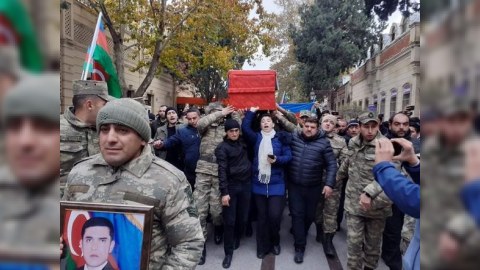 Gəncədə şəhidin dəfni izdihamla keçdi - FOTO