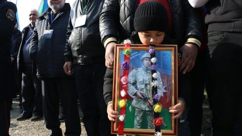 Şəhid Murad Xəlilov son mənzilə yola salındı - FOTOLAR