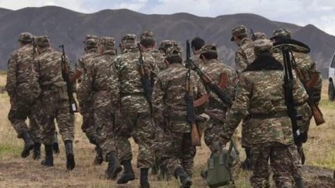 Ermənistanda hərbçilərin təlimi başladı